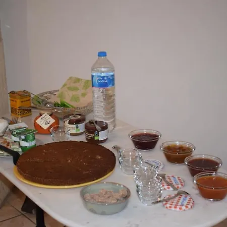 Familiale 2 Double Bed & Breakfast *